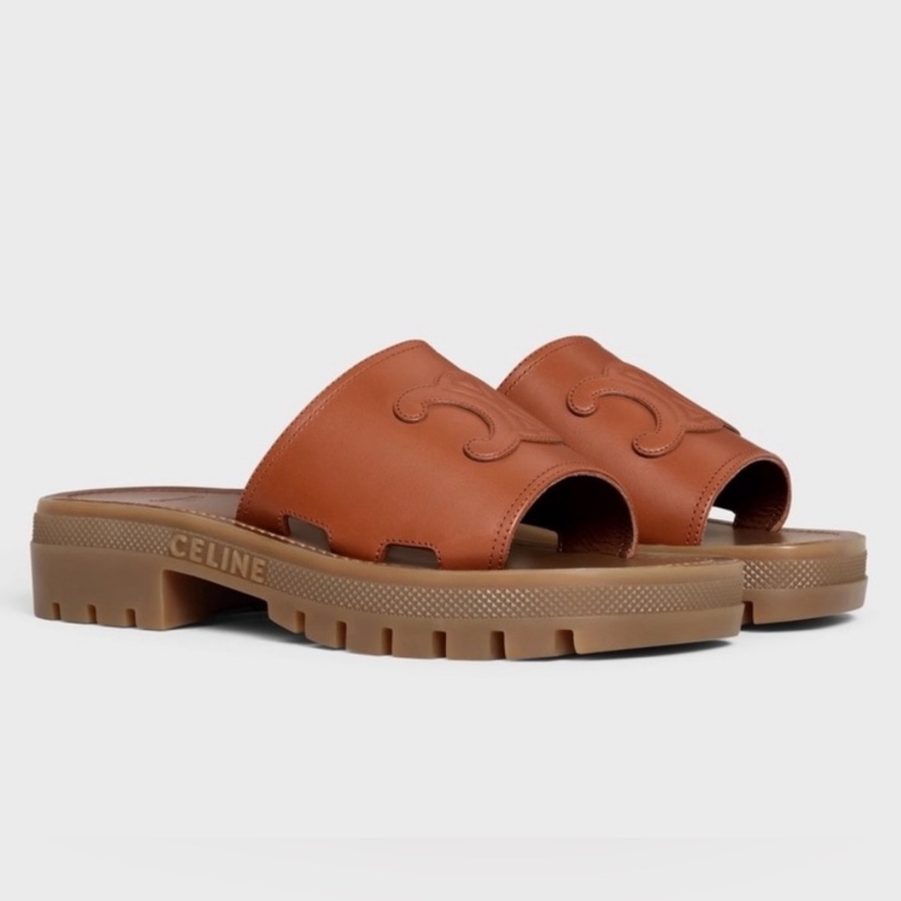 CELINE Triomphe Slides 🥰